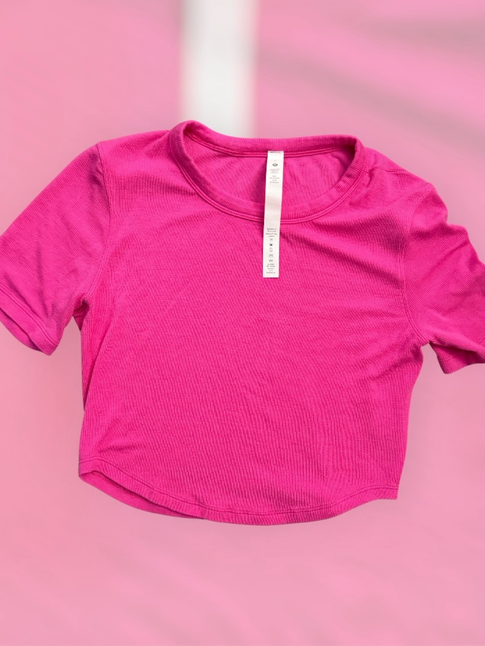 Lululemon Hold Tight Cropped T-Shirt
Sonic Pink - Picture 3 of 4